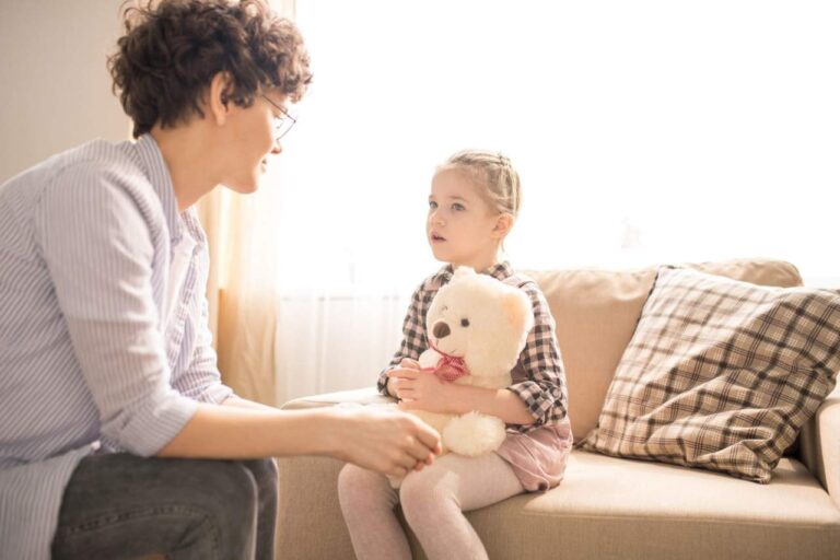 Brilo Psicólogos: Psicólogo infantil: ¿Cómo afecta el confinamiento a los niños?